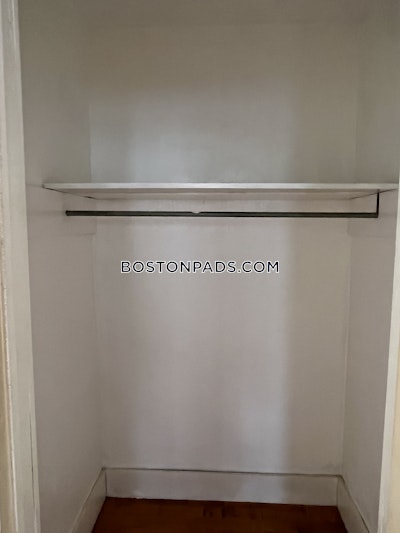 Allston 3 Bed 1 Bath BOSTON Boston - $3,200 50% Fee