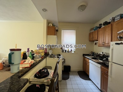 Fenway/kenmore Lovely studio available 9/1 on Queensberry in Fenway  Boston - $2,450